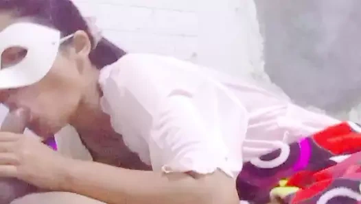 Karısı işe gittiğinde kayınvalpına flört ediyor