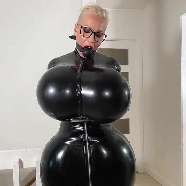 Latekste vücut şişirme rüyaları - bdsm hakkında okumayı seviyorum, beni çok tahrik ediyor!