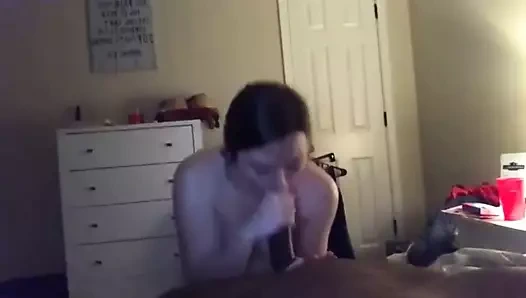 Elle devore litteralement cette enorme bite noire