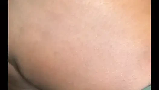 Dışarıda amcığımla eğleniyorum