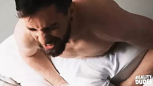 Alex Montenegro üvey kardeşi Thyle Knoxx'un yaramaz alışkanlıkları hakkında bir şeyler yapmaya karar verdi - reality dudes