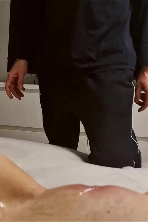 Karısı Sevgilisiyle Sikiştikten Sonra Aldatılan Kadının Içine Boşalıyor