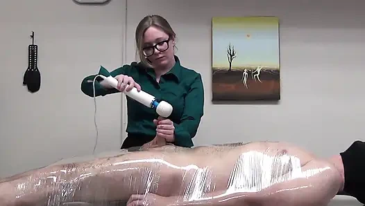 Bossy Shelby Volume1 başrolde Shelby Montgomery