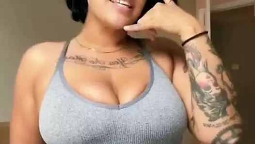 Maggiegoldenx'in götüne boşalmamaya çalış derlemesi