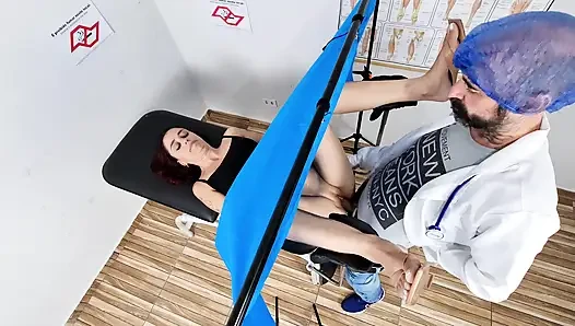 Fake gynecologist couldn't resist and lost his reason seeing open pussy!