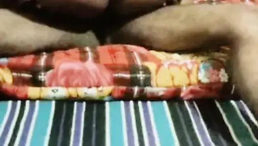 Desi bhabhi ke saath sex kiya