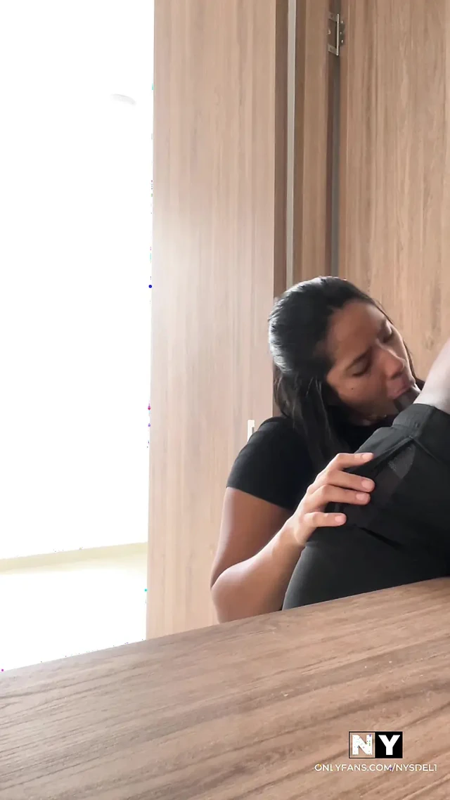 I give oral sex to my best friend's boyfriend secretly -amateur couple- nysdel