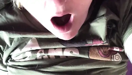 Fetlife'dan 28. 390 lbs curvyteenqueen hakkında fanteziler kuruyorken patlayıcı fışkırtmalı orgazm