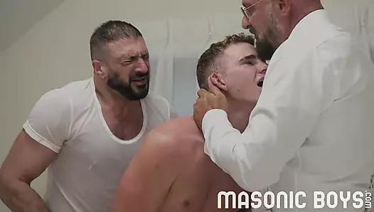 Masonicboys - büyük sikli takım elbiseli dilf Marco Napoli prezervatifsiz tatlı sevimli iri güzel kız