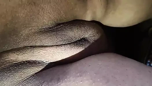 Hintli Bengalli ev hanımı boudi göt ve göğüslerini gösteriyor 2