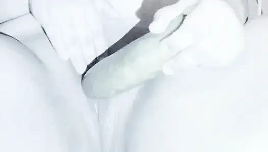 Arkadaşımın şehvetliliğinin ve salatalıksının tadını çıkarıyorum siyah beyaz