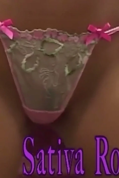 Sativa Rose bir kez daha zıplayan büyük götü ve sakso ile baştan çıkarıcı aptallar