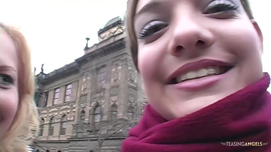 Mischel ve Chichita'yı gezerken azgın bir büyük zenci yarağı tarafından vahşi bir üçlü grup seks için baştan çıkarılıyor