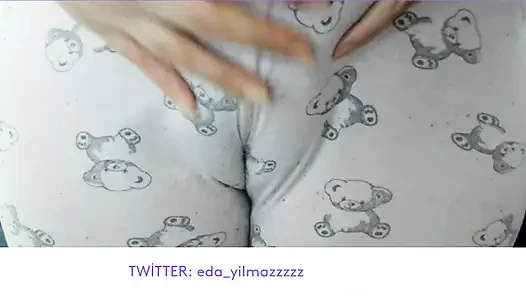 CAMELTOE- SWOLLEN PUSSY- MASTURBATE WITH PAJAMA- RUBBING PUSSY WITH PAJAMA