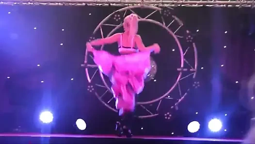 Striptiz gösterisi beky stevens