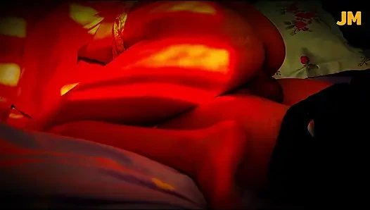 Oun yatak odasında onunla yatmam için beni ara ama geldiğimde benimle sevişmeyi deniyor(01 nis 2026)