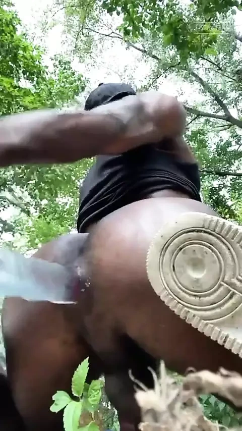 Bir mağazanın arkasında