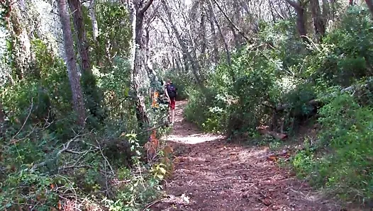 Kaltak ormanda sikiliyor