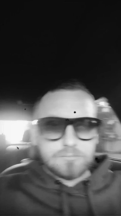 DarkAlphax dövmeli sarışın mavi gözler yeni burada