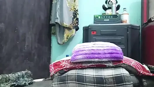 Bhabhi ne bed pe ghodi ban kar chuth dikhai