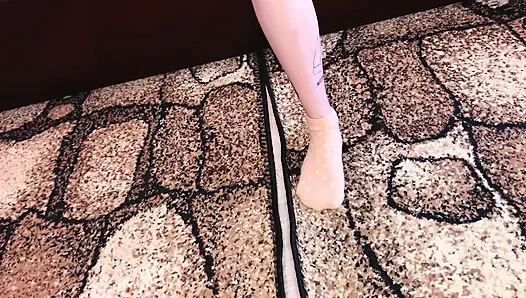 Ayaklarımı beğendin mi? O zaman onlara bak