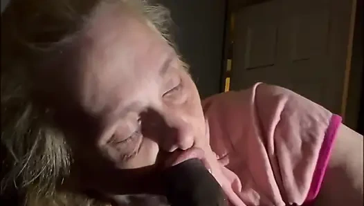 Headrietta: büyük zenci yarağının ruhunu emiyor