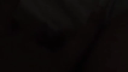 M kendisi ile oynuyor