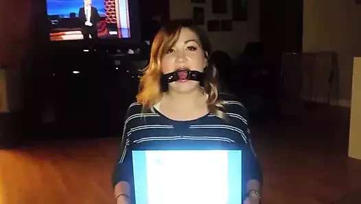 Ben mastürbasyon yaparken Sammie louisburg bilgisayarı 4 bana tutar