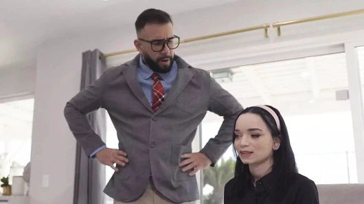 Çılgın öğretmen şımarık öğrenci Selina Imai'ye şaplak atıyor ve sikiyor - teamskeet