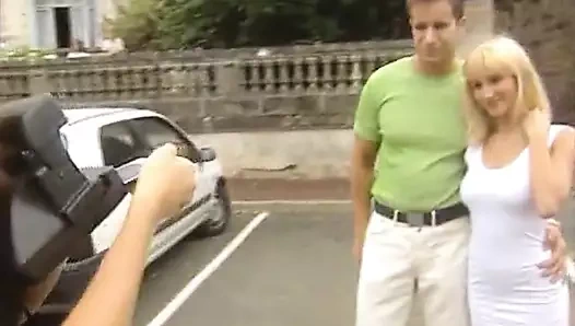 Yüksek topuklu ayakkabılar ve çoraplar