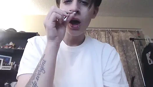 Bakış açısı kölenin yüzüne hapşrıyor