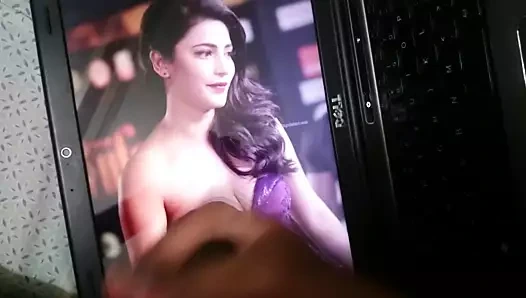 Shruti Hasan'a boşalıyor
