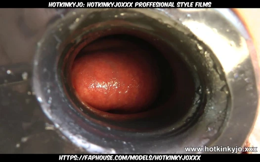 Hotkinkyjo göbek şişkin, terk edilmiş fabrikada derin dildo sikişi ve anal tünel