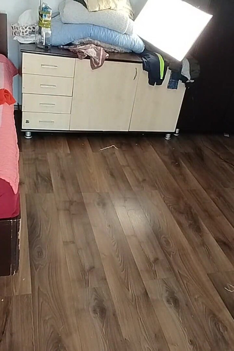 Amatör Evli Kadın Evin Etrafında Çıplak Dans Ediyor, Büyük Meme Uçları, Büyük Göt.