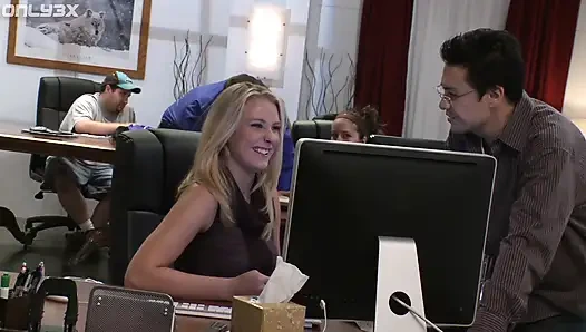 Natalie Norton ofis saatlerinden sonra iş arkadaşını only3x ile baştan çıkarıyor