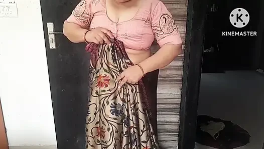 Terzi ustası Hintçe seste sert seksi yengeyi sikiyor