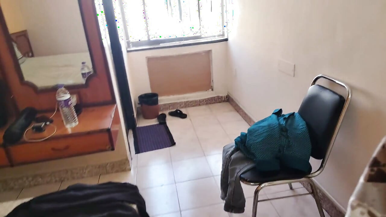 Kız arkadaşla sikişiyor