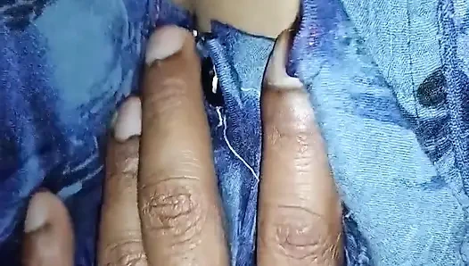 İri güzel kadın büyük memeli büyük meme uçları ve domaltmalı desi gerçek dışarıda seks queen4desi