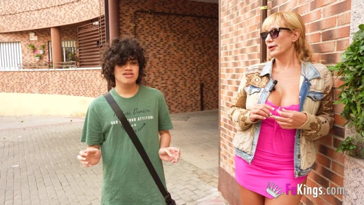 Başka bir İspanyol üvey anne Fakings'te fantezilerini gerçekleştiriyor: Victoria Vera ateşli ve azgın!