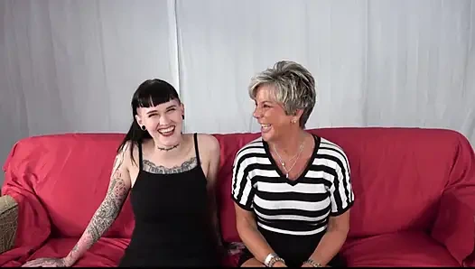 Çaresiz amatörler ateşli büyük memeli orta yaşlı seksi kadınlar sıkı amcıklarını sert siktiriyor