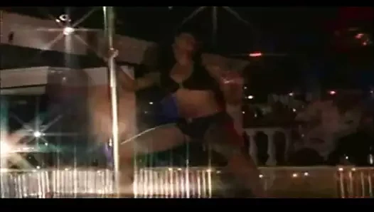 amatör özenti striptizci