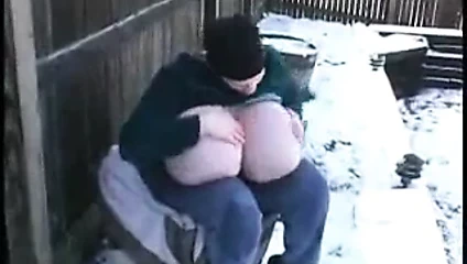 Keisha evans büyük sahte göğüslerini sallayarak