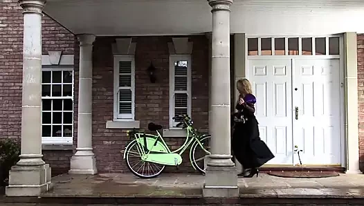 Alicia Rhodes ve Brooke Jameson güçlerini birleştiriyor!