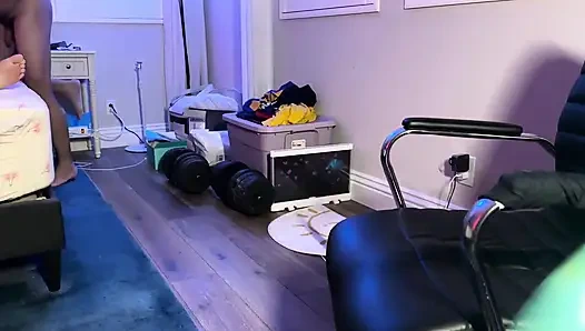 Nefis Jimmy sürtük Kitty'ye zevk odasında seks oyuncağı yapıyor