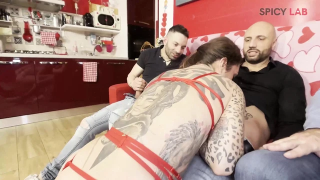 Три петуха для Ливианы