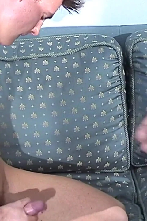 Seksi eşcinsel sıska esmer sevgilisi tarafından götünü parçalıyor