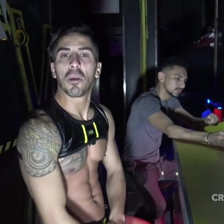 Seksi zenci poposu Alejandro Mango tarafından sikiliyor