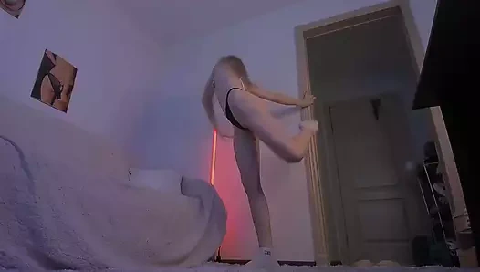 Çoraplı deves esnek kaslara tapıyor