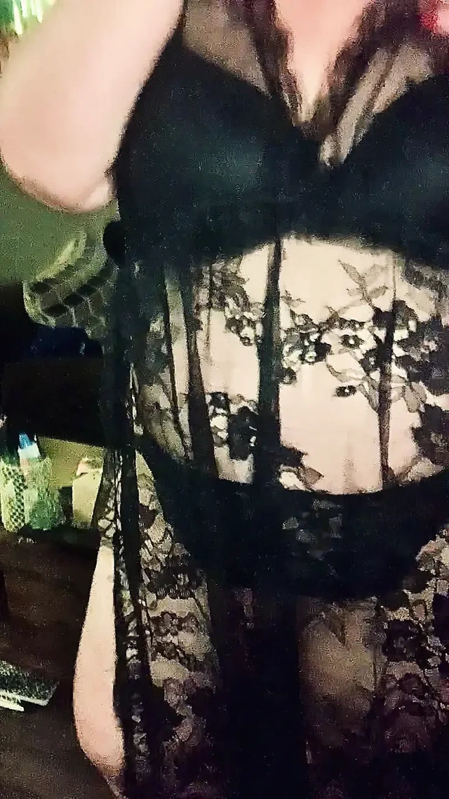 Ateşli ve azgın iri güzel kadın