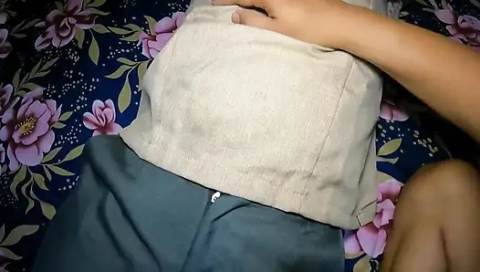 Öğretmen Ella içine boşalmaktan gerçekten hoşlanıyor